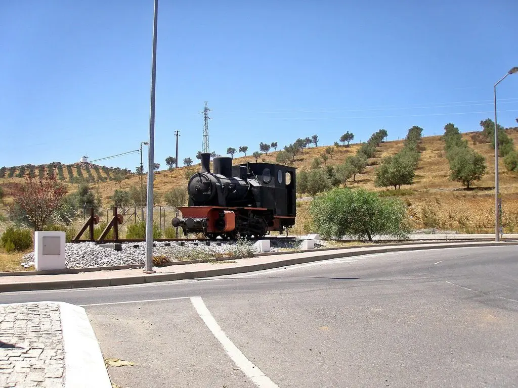 1440px antigua locomotora de vapor aljustrel